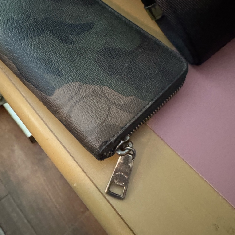 Coach Camouflage Messenger Bag and Coach Zippy Wallet - Picture 10 of 15